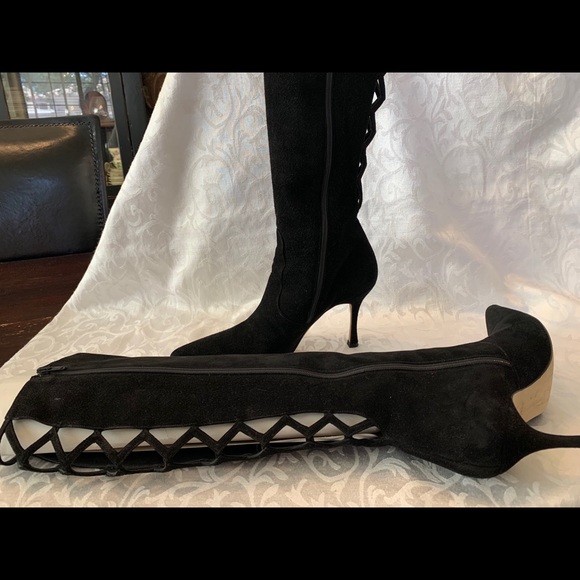 Manolo Blahnik Vitello Nero Suede Boots - Picture 3 of 7
